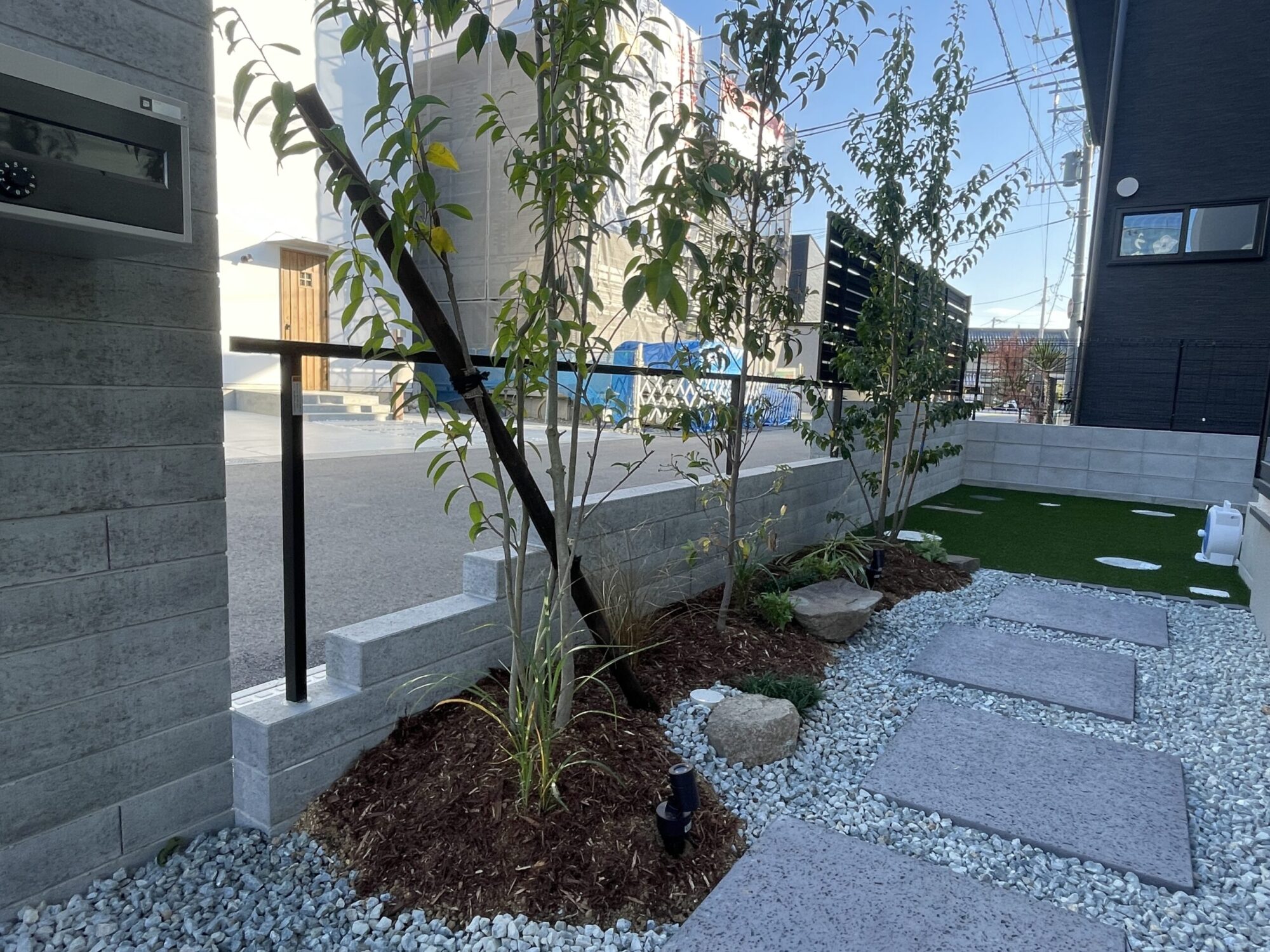 昼間の植栽風景