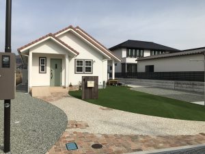 洗い出しとレンガのアプローチ